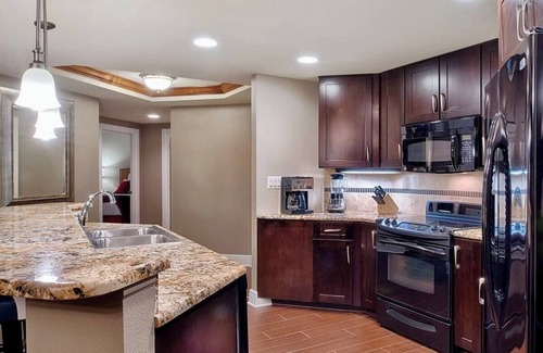 Potomac West Condo | Oxon Hill Condo: 2BR, 2BA, Sleeps 4