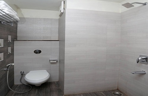 Chopasni Housing Board Hotel | OYO 11973 Badri Palace