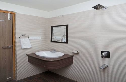 Chopasni Housing Board Hotel | OYO 11973 Badri Palace