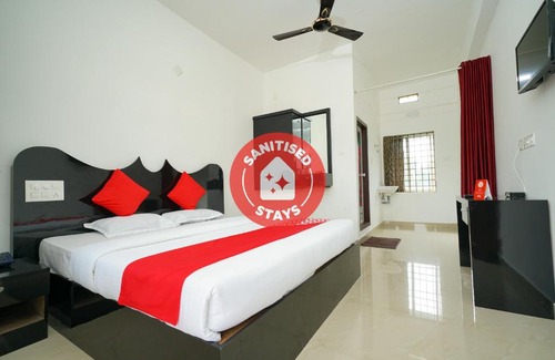Adimaly Hotel | OYO 23388 Fathima Residency