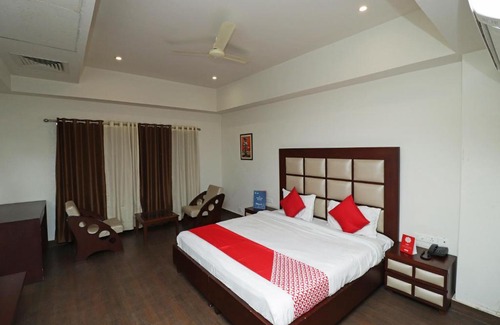 Hisar Hotel | OYO 28414 Royal Palm Resort
