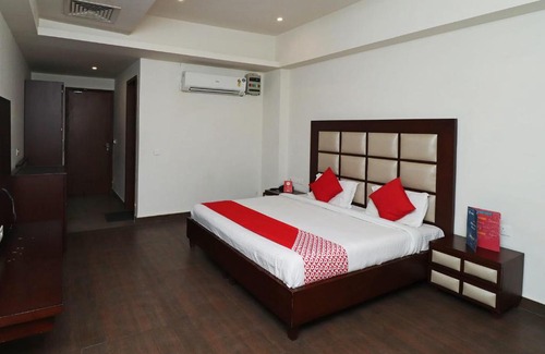 Hisar Hotel | OYO 28414 Royal Palm Resort