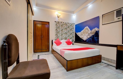 Sector 1 Hotel | OYO 2872 Hotel City of Joy