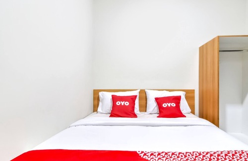 Karawang Hotel | OYO 3346 Rukos Colombus G5