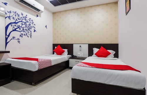 Chanda Nagar Hotel | OYO 3586 SSR Luxury Rooms