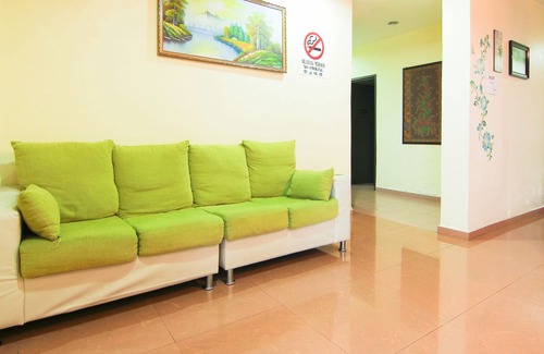 Sitiawan Hotel | OYO 43962 Ezzy In Hotel