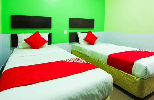 Sitiawan Hotel | OYO 43962 Ezzy In Hotel