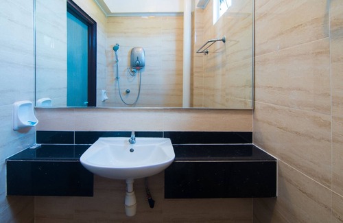 Teluk Bahang Hotel | OYO 528 Andaman Sea Hotel