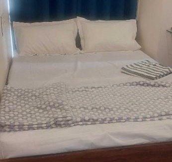 Surat Hotel | OYO 70084 Hotel Blue Sky