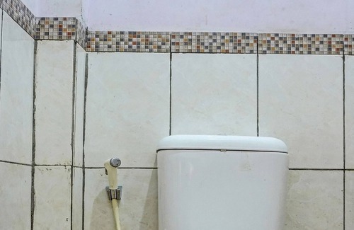Karawang Hotel | OYO 91796 Guest House Ghalta Syariah