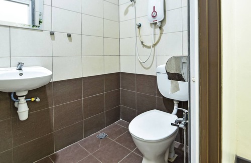 Pekanbaru Hotel | OYO 92211 Timur Raya Homestay Syariah