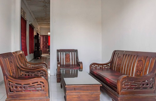 Kotabumi Hotel | OYO 93902 Guest House Pahlawan Syariah