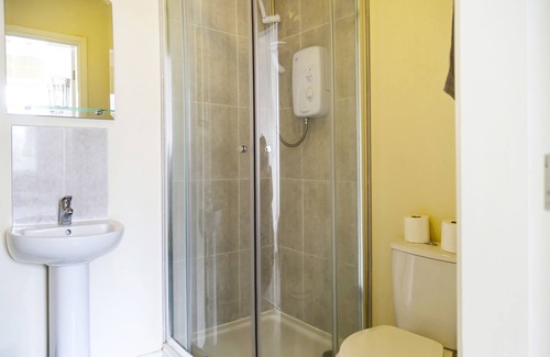 Accrington Hotel | OYO Castle Hotel, Accrington