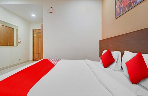 Hyderabad Hotel | OYO Flagship Star Inn Near Durgam Cheruvu