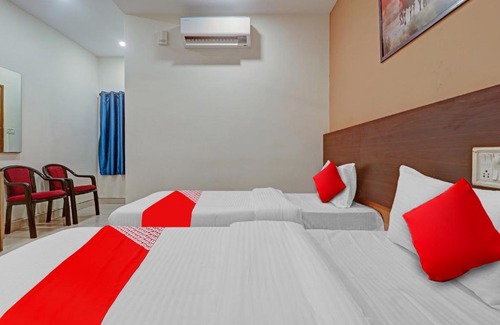 Hyderabad Hotel | OYO Flagship Star Inn Near Durgam Cheruvu