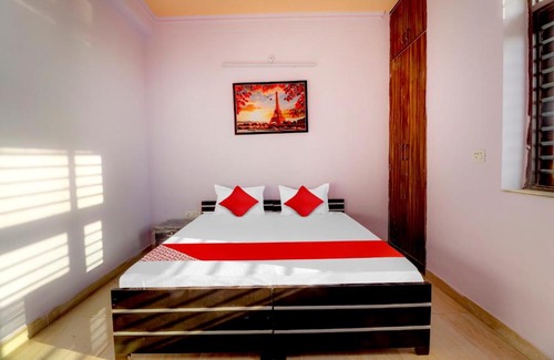 Mathura Hotel | OYO Flagship Vrinda Dhaam