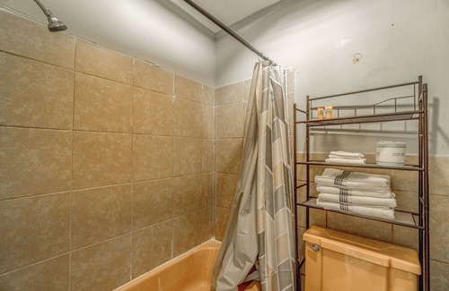Booneville Hotel | OYO Holiday Capri Motel & Rv Park
