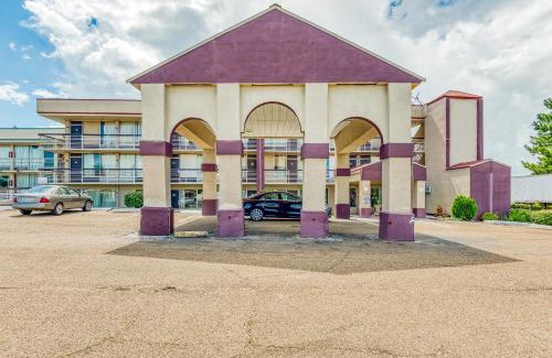 Tougaloo Hotel | OYO Hotel Jackson North I-55