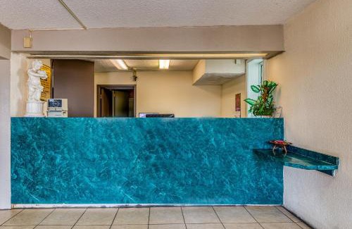 Tougaloo Hotel | OYO Hotel Jackson North I-55