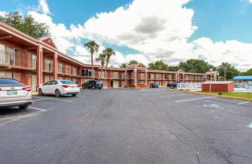 Fort King District Hotel | OYO Hotel Mustang Silver Spring FL