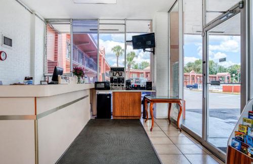Fort King District Hotel | OYO Hotel Mustang Silver Spring FL