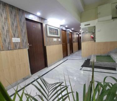 Ghaziabad Hotel | OYO Hotel New Imperial