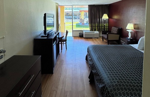 Phenix City Hotel | OYO Hotel Phenix City