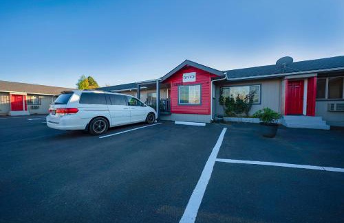 Wilkes Hotel | OYO Hotel Portland OR near Airport