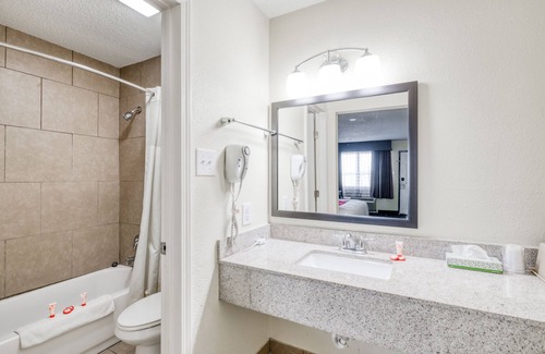 Rosenberg Hotel | OYO Hotel Rosenberg TX I-69