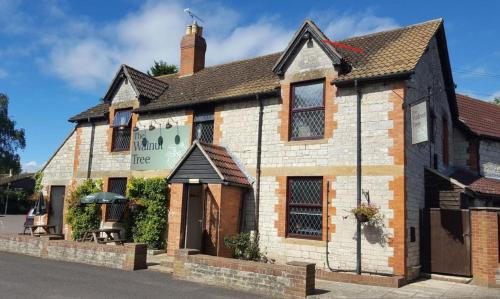 West Camel Hotel | OYO The Walnut Tree