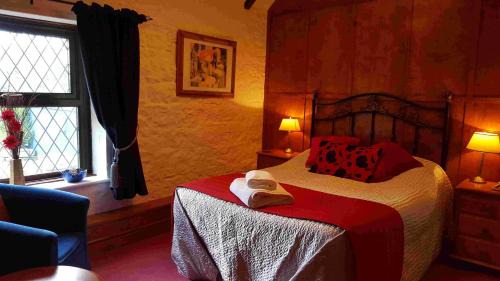 West Camel Hotel | OYO The Walnut Tree