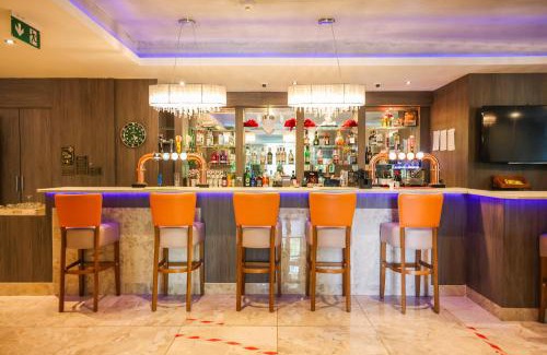 Bradford Hotel | OYO Tong Park Hotel