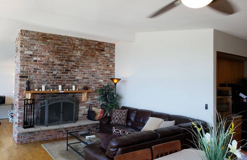 West Hills House | Oyster Bay Home, Located on Puget Sound Waterfront! (4 day minimum, 7 4holidays)