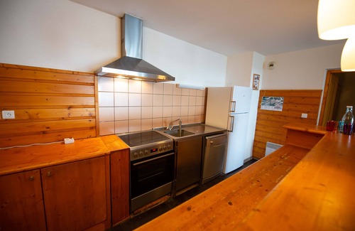 Oz Ski Chalet | Oz/Alpe d'Huez 200m slopes, up to 25pers, Jacuzzi, rooms with bathroom
