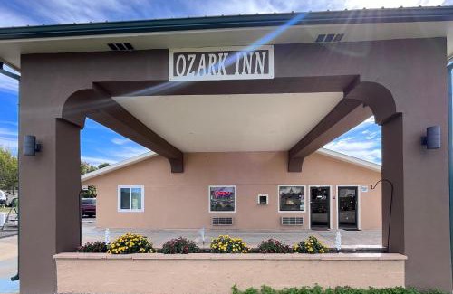 Mena Hotel | Ozark Inn