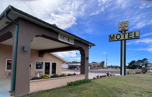 Mena Hotel | Ozark Inn