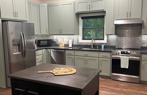 Jasper House | Ozark Vista Retreat - Ozark views with modern style