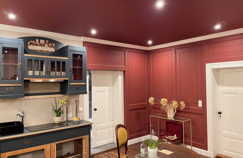 Schwienau House | Pärchen Auszeit in der Heide Burgunder Apartment