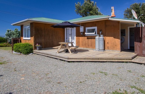 Puponga House | Pūponga View - Pūponga Holiday Home