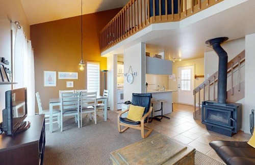 Beaupre Apartment | P-351: 2-bedroom mezzanine condo