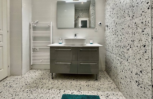 Petralona House | P&P Entire Building - jacuzzi & rooftop
