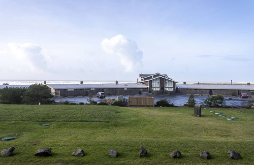 Gearhart Condo | P459 2 Bedroom 1st Floor Stairs Pet Friendly, stairs down to the unit, No cleaning fees
