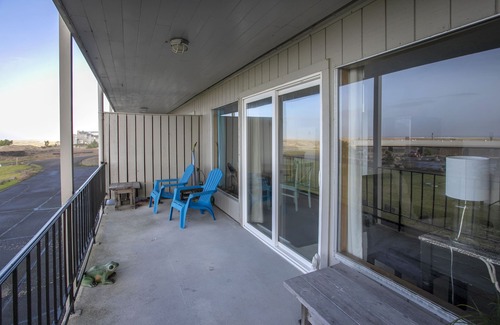 Gearhart Condo | P459 2 Bedroom 1st Floor Stairs Pet Friendly, stairs down to the unit, No cleaning fees