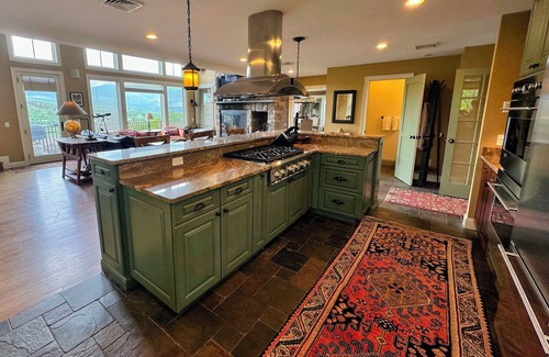 Bretton Woods House | P7 Presidential View townhome Ski-In Ski-Out with Amazing Views and Dog Friendly!