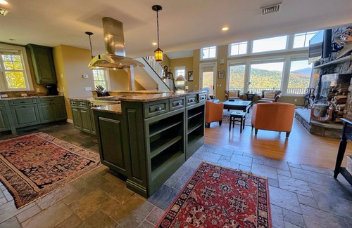 Bretton Woods House | P7 Presidential View townhome Ski-In Ski-Out with Amazing Views and Dog Friendly!