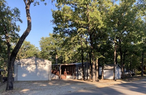 Longtown House | Pa Pa's Eufaula Waterfront Retreat