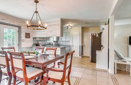 Florida Panhandle House | Pace Family Home: 1 Mi to Beach & Park!