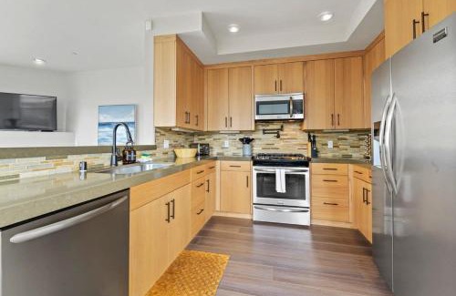 Crown Point House | Pacific Beach Paradise by Cardo - Spacious Retreat