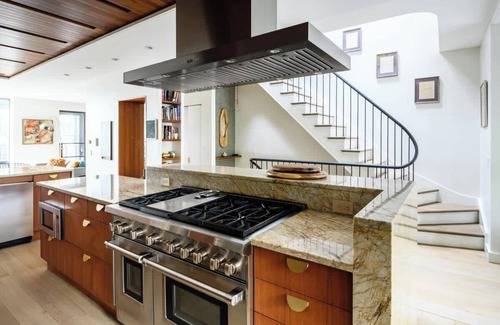 Crown Heights House | Pacific by Rove Travel | Duplex w/Deck & Backyard