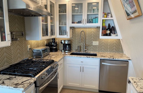 Oregon Coast House | Pacific City Oceanfront Home. Steps to the beach. Charming 2 bedroom 2 bathroom